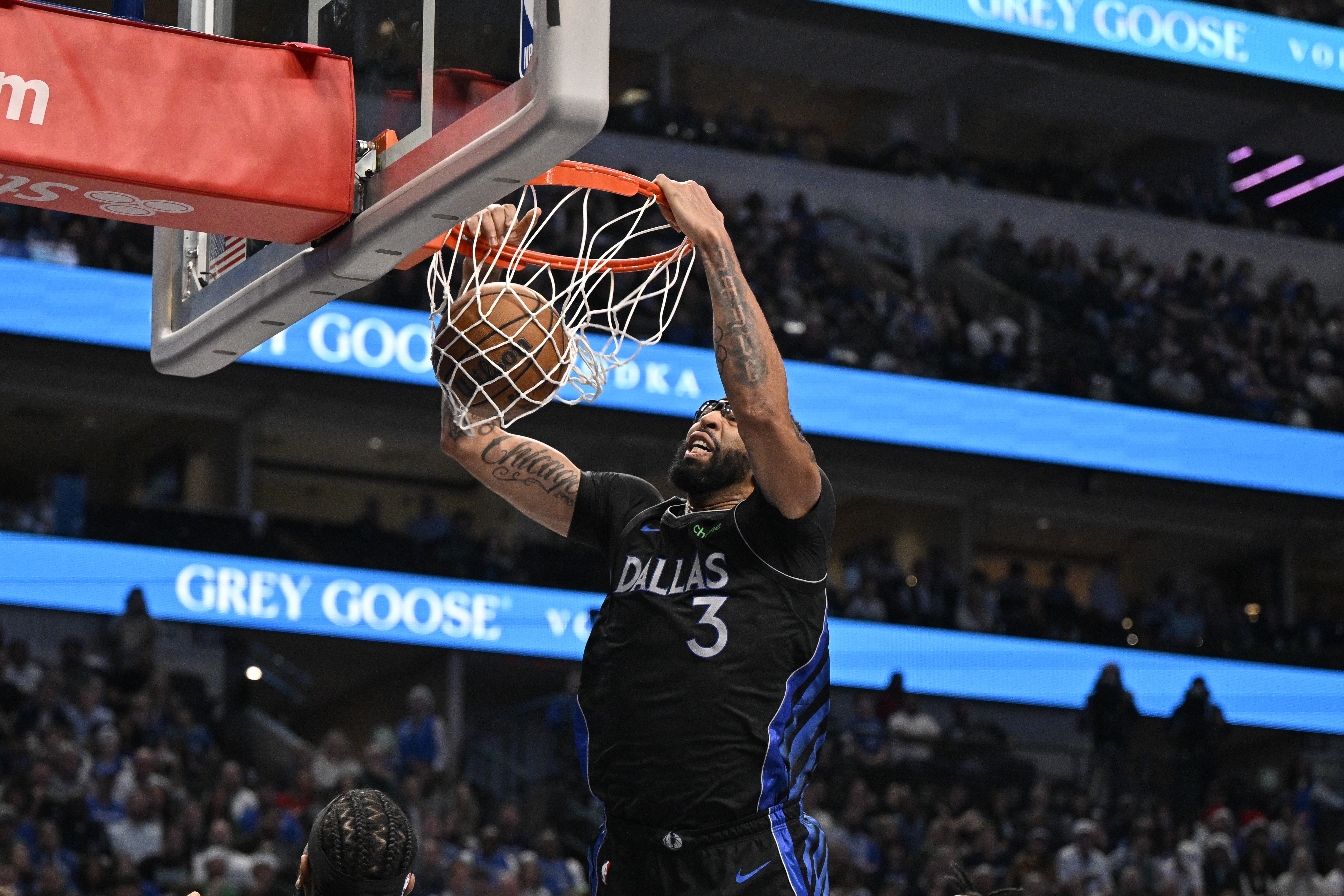 欧亿官方网站-Shams：独行侠积极探索浓眉交易市场 伤病隐患续约压力令前景复杂